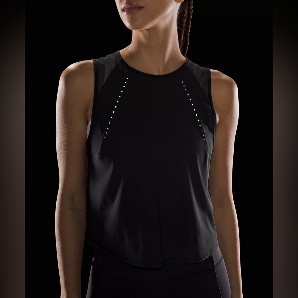 Lululemon black cropped sculpt tank size 4